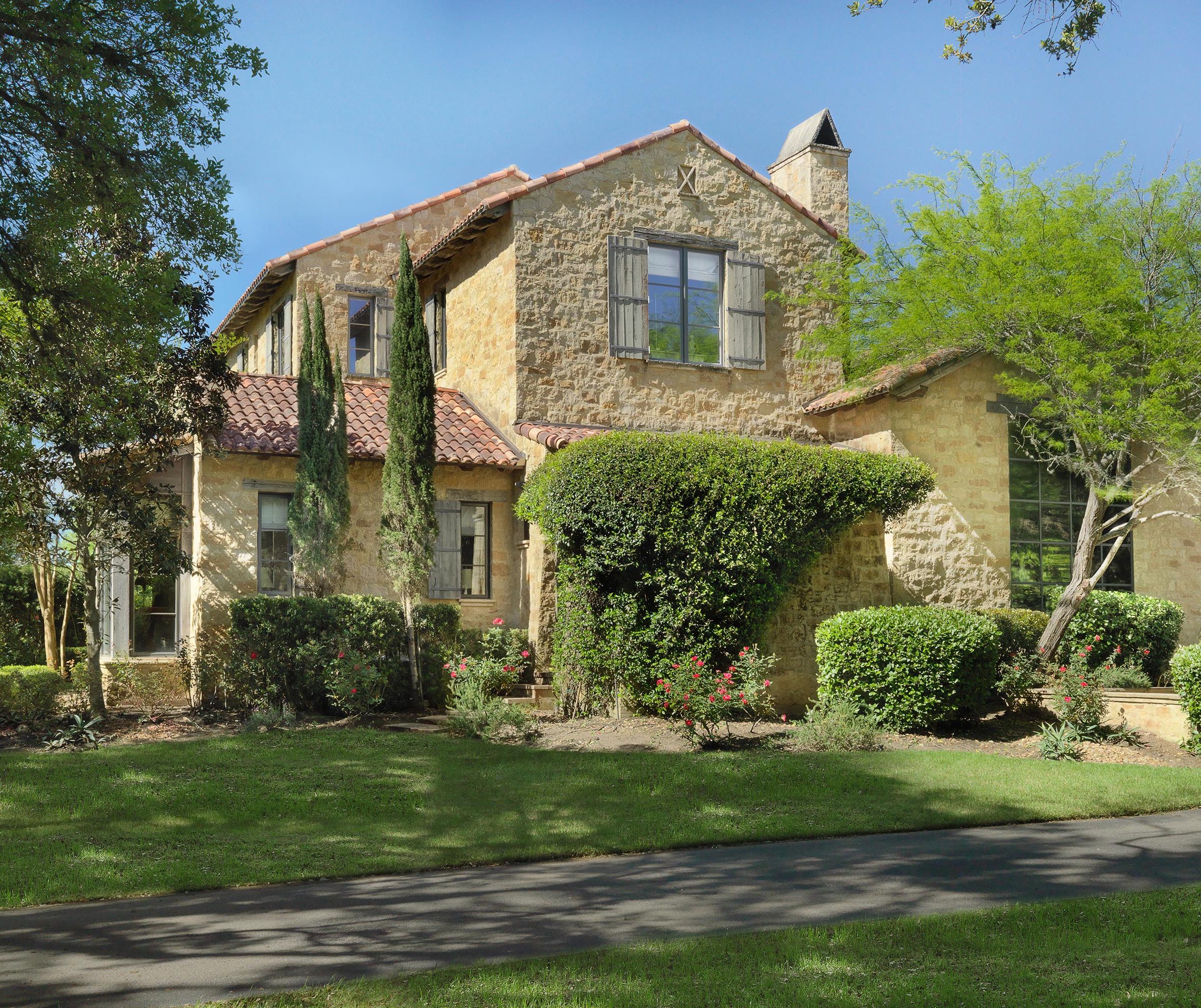 Houston Oaks, Legacy Lodge