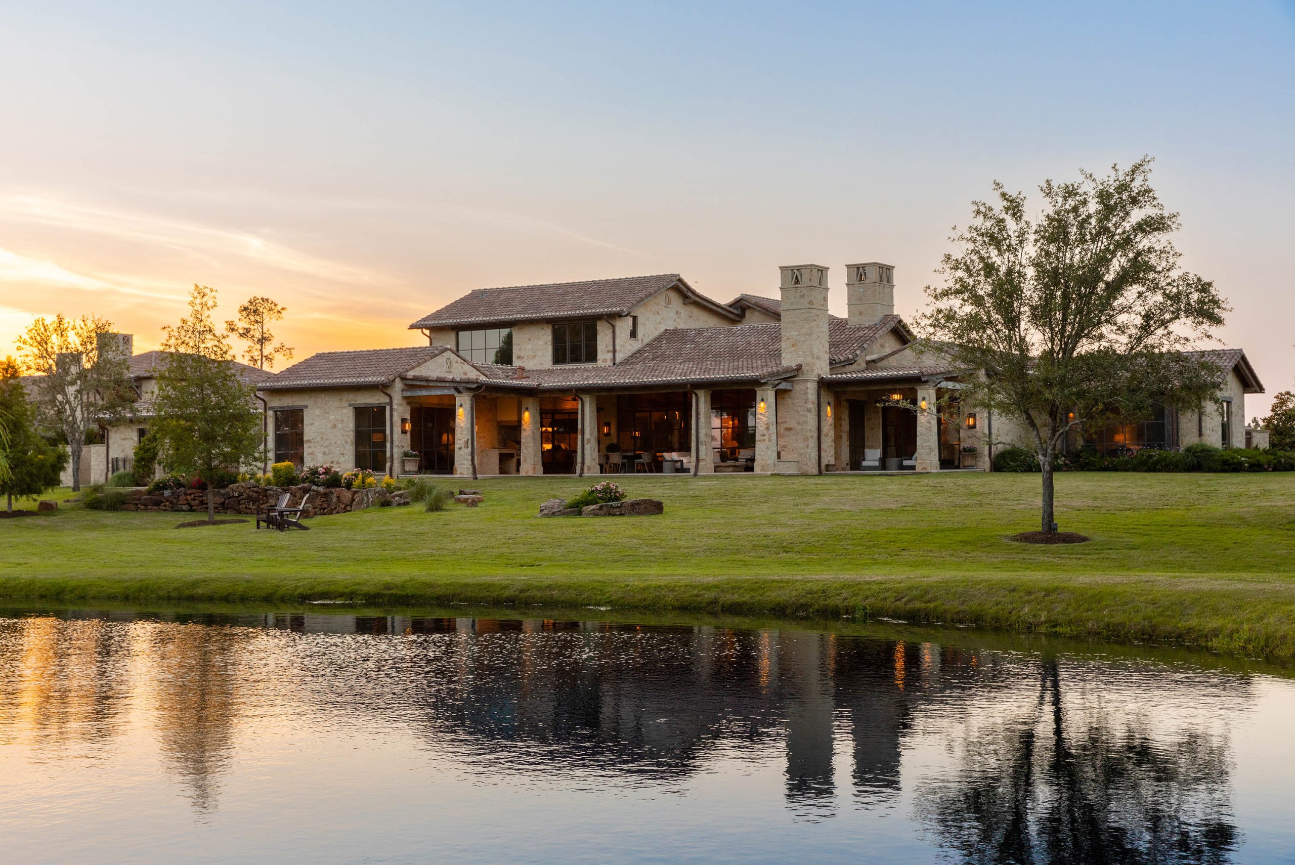 Houston Oaks Residence, Cool Blue