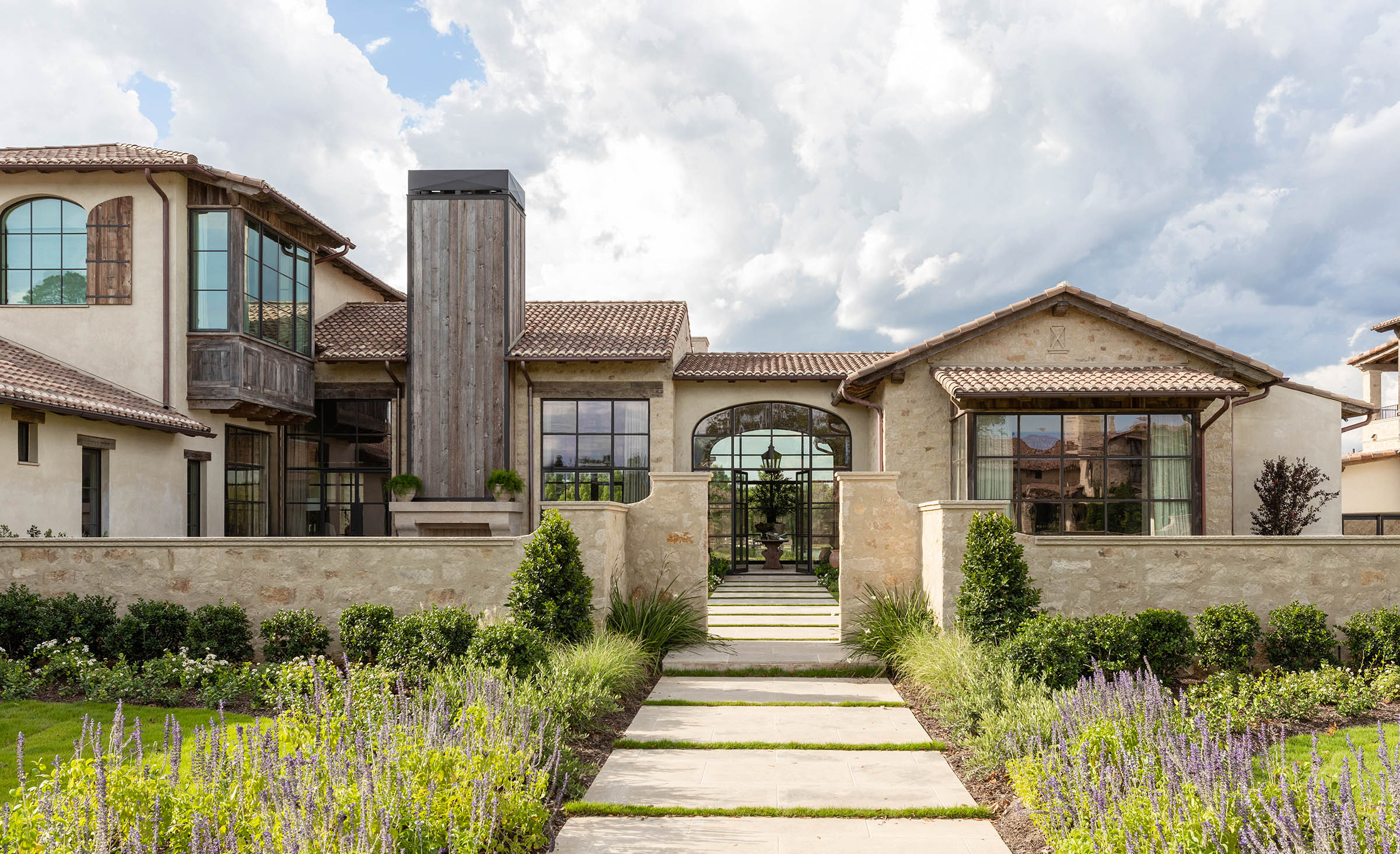 Houston Oaks Residence, Collected Chateau